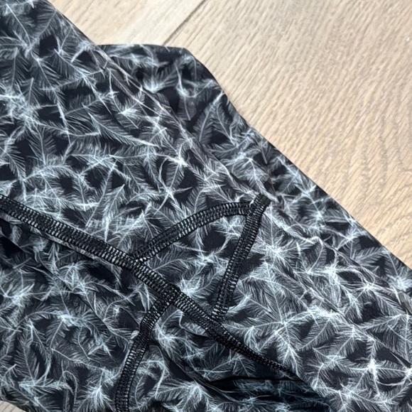 Lululemon Wunder Under High Waist Leggings - Picture 9 of 13